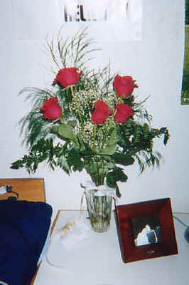 roses on desk.jpg (40364 bytes)